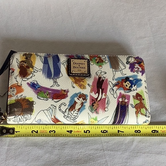 Dooney & Bourke x Disney parks wallet - Picture 11 of 12